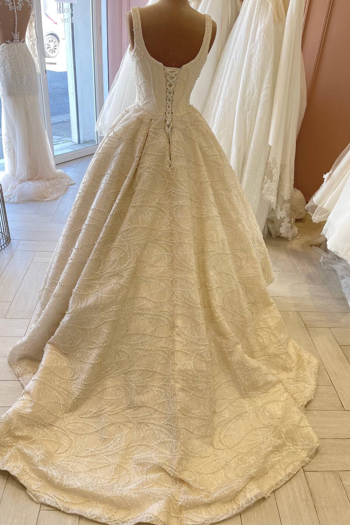 Liquidation robe de mariée princesse perlée