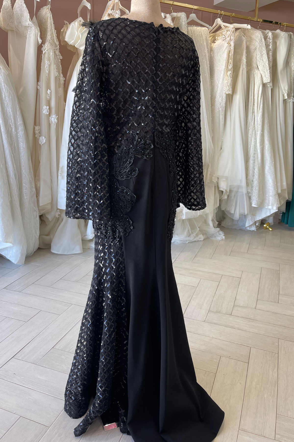 Liquidation robe de soirée à plumes