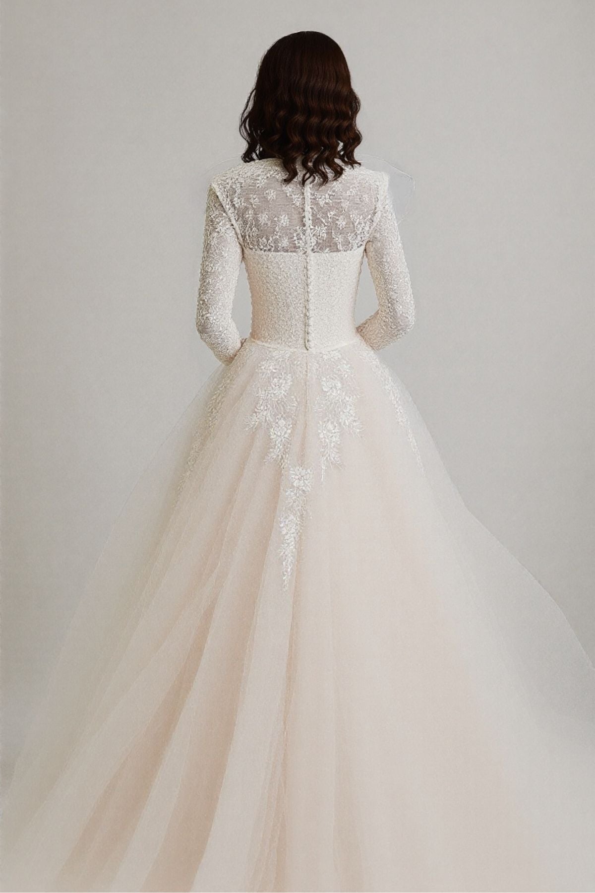 Alya Robe de mariée hiver , voilée bohème